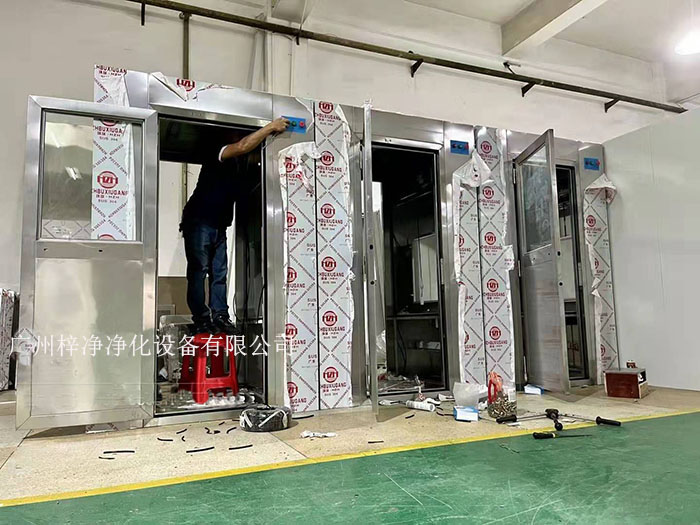 風(fēng)淋室生產(chǎn)組裝現(xiàn)場實拍圖 風(fēng)淋室生產(chǎn)組裝現(xiàn)場實拍圖