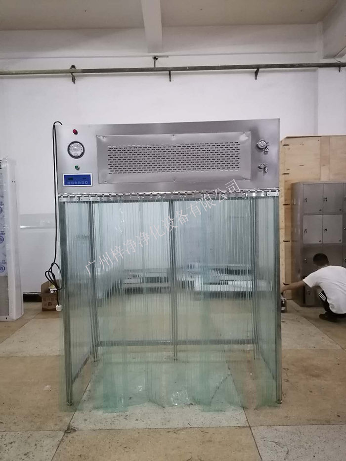 可移動式垂直簾層流罩制作現(xiàn)場實(shí)拍圖 可移動式垂直簾層流罩制作現(xiàn)場實(shí)拍圖