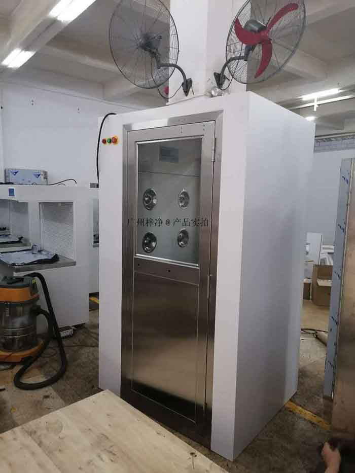 定期檢查風淋室的各個部件，如門密封、風速、風量和控制系統，確保其正常運行。