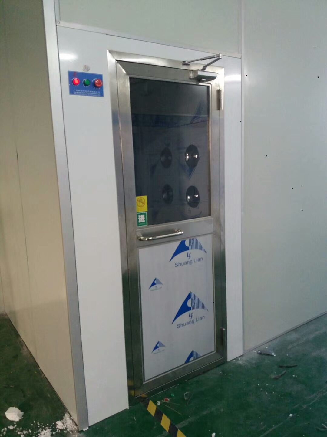 風淋室在潔凈室哪個位置比較好?