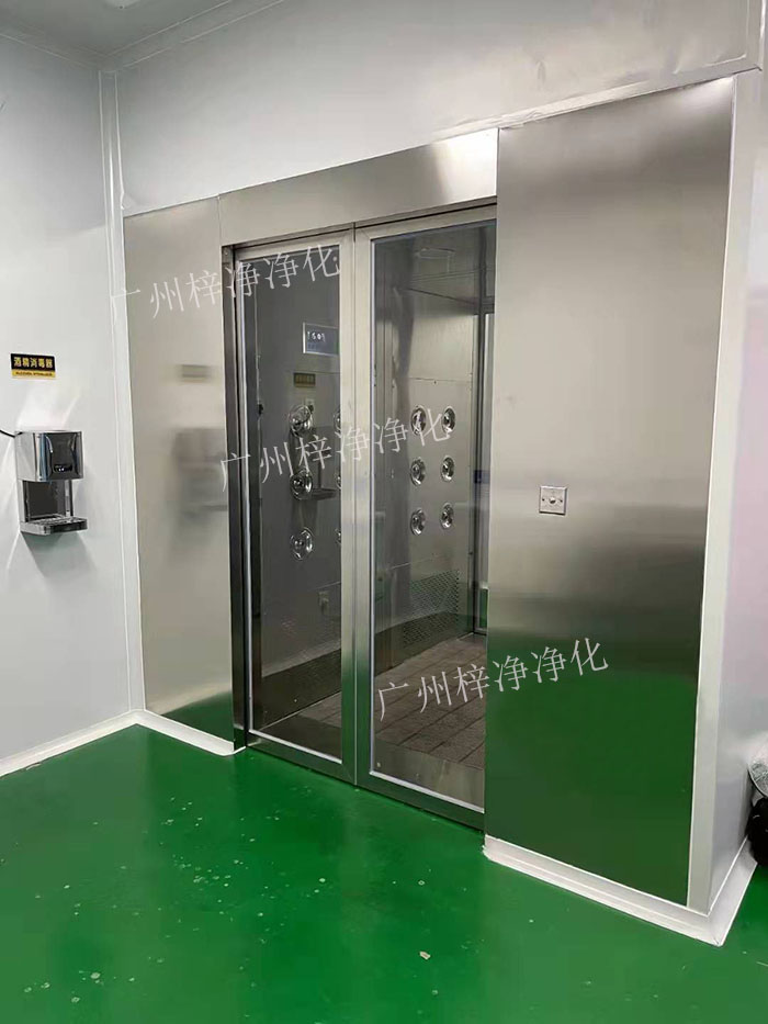 無塵車間專用全自動感應(yīng)風淋室有什么特點?